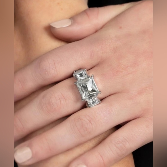 Silver Rhinestone Ring - Picture 5 of 6